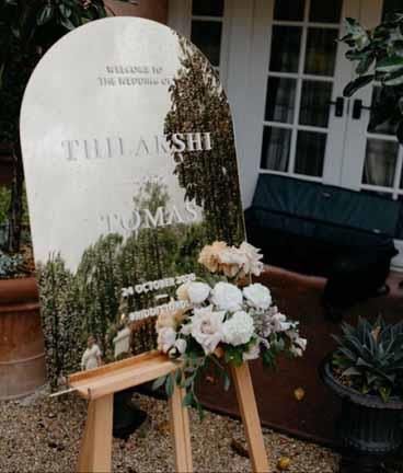 "خد أمك وروح اخطبها" لافتة إعلان تثير جدلا في المحلة.. وصاحبتها تكشف اللغز