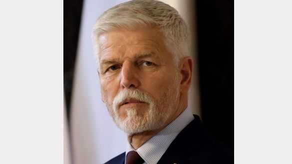 رئيس التشيك يغادر المستشفى بعد شفائه من إصابة