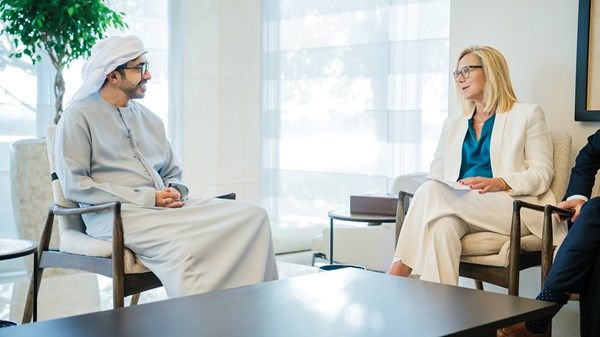 عبدالله بن زايد: الإمارات لا تدخر جهداً في غوث الأشقاء الفلسطينيين