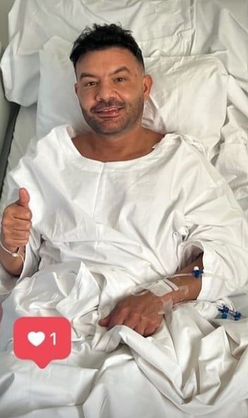 بعد إعلان إصابته بالسرطان.. أوّل صورة لـ ريان في المستشفى