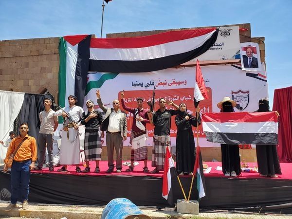 احتفاء بذكرى الوحدة.. مجلس شباب الثورة بتعز يقيم مهرجانًا جماهيريًا في مدينة التربة