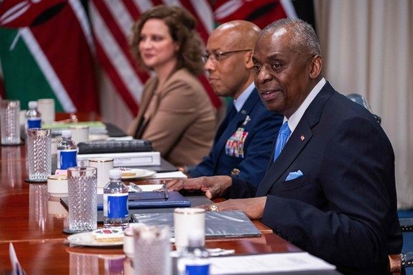 البنتاجون: وزير الدفاع الأميركي يخضع لإجراء طبي