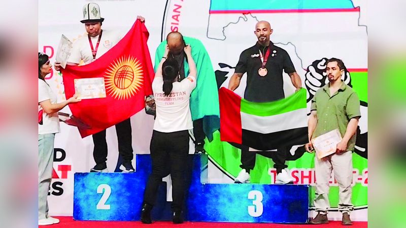الامارات | الإمارات تفوز بـ 3 برونزيات في «مصارعة الذراعين»