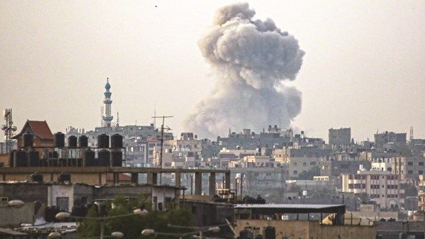 القوات الإسرائيلية تكثف ضرباتها على غزة