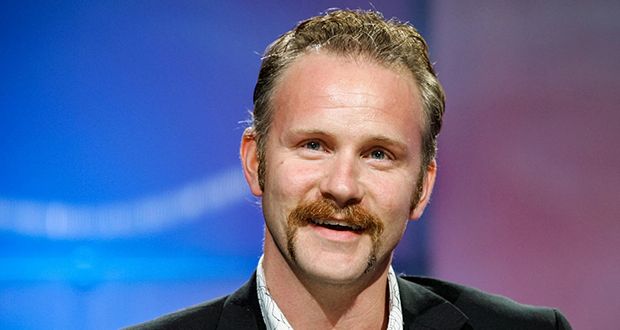 وفاة مورغان سبورلوك مخرج “سوبر سايز مي” عن 53 عاماً