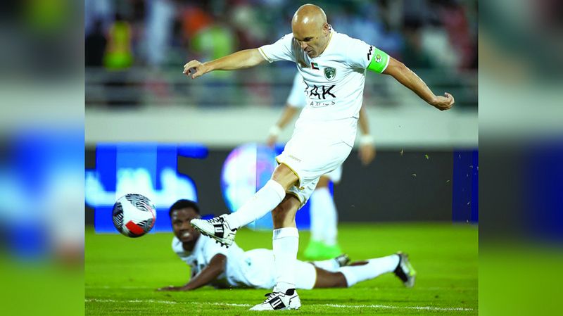 الامارات | «الصقور» يهزم «العميد» ويبقي على الأمل    