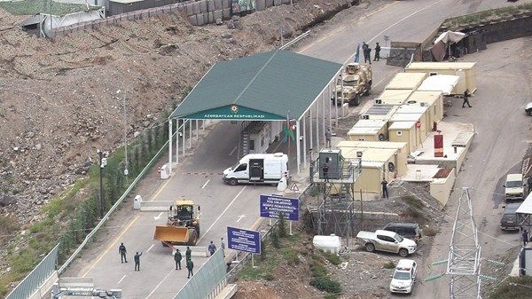 أرمينيا تعيد أربع بلدات حدودية إلى أذربيجان