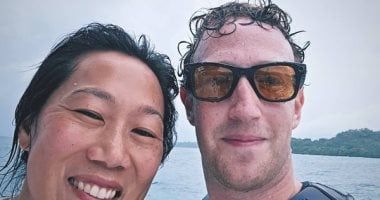 تكنولوجيا: مارك زوكربيرج يمارس رياضة ركوب الأمواج بعد 6 أشهر من الجراحة