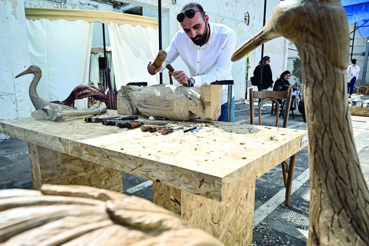 الامارات | أنامل لبنانية تحافظ على حِرف مهددة بالزوال