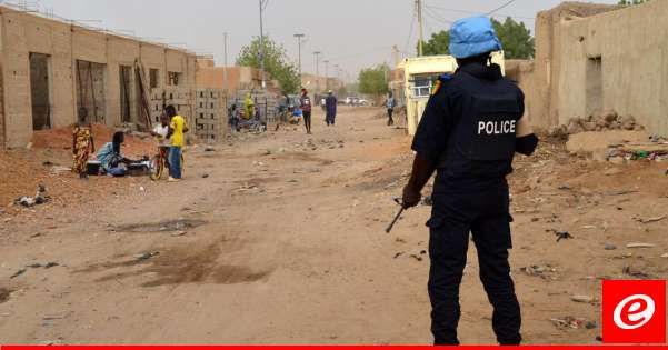 "أ ف ب": مقتل 18 مدنيا على الأقل بنيران مسلحين في قرية بوسط مالي