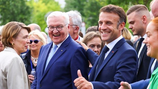 الرئيس الفرنسي يصل إلى ألمانيا