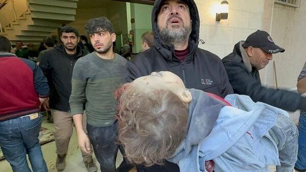 عشرات الشهداء والمصابين في مجزرة لعائلة "خلة" في غزة