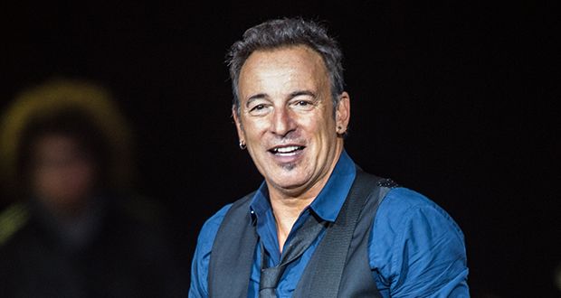 بروس سبرينغستين فقد صوته قبيل بدء حفله في فرنسا.. والتذاكر صالحة لموعد آخر