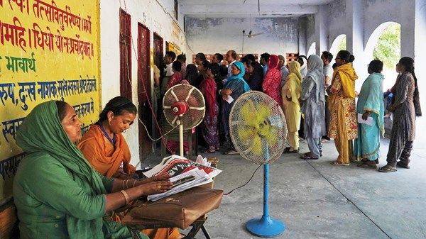 الهند.. موجة حر تهدد نسبة الإقبال بالانتخابات العامة