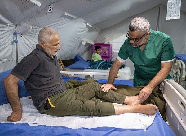 المستشفى الإماراتي العائم في غزة يضيف أقساماً وتخصصات جديدة