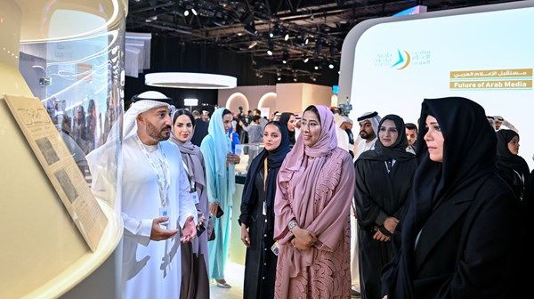 لطيفة بنت محمد تطلع على الفعاليات المصاحبة لقمة الإعلام العربي 2024
