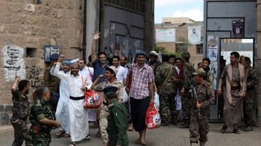 الخليج اليوم .. الصليب الأحمر يعلن الإفراج عن 113 محتجزاً في صنعاء
