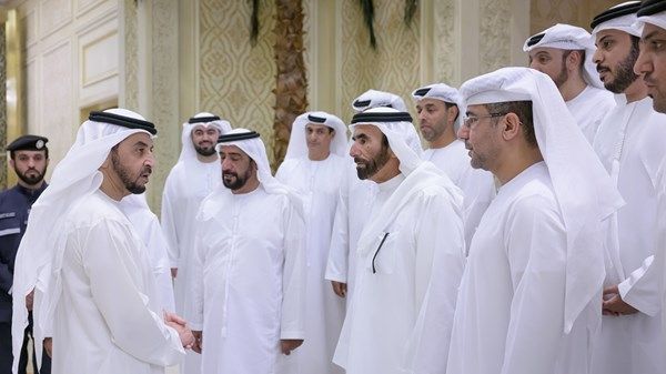 حمدان بن زايد يكرم جهات حكومية وشركات خاصة لدورها في خدمة المجتمع بمنطقة الظفرة
