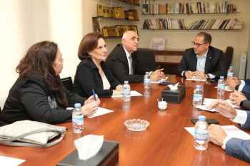 سامي الجميل امام وفد نقابة المحررين: اما البحث عن اسم توافقي او الذهاب الى دورات متتالية