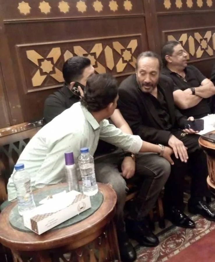 نجوم الفن يواسون مدحت صالح في عزاء شقيقه.. وعلي الحجار أوّل الحاضرين رغم خلافه معه