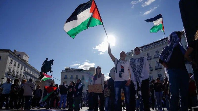 إسرائيل تأمر إسبانيا بوقف الخدمات القنصلية لفلسطينيي الضفة