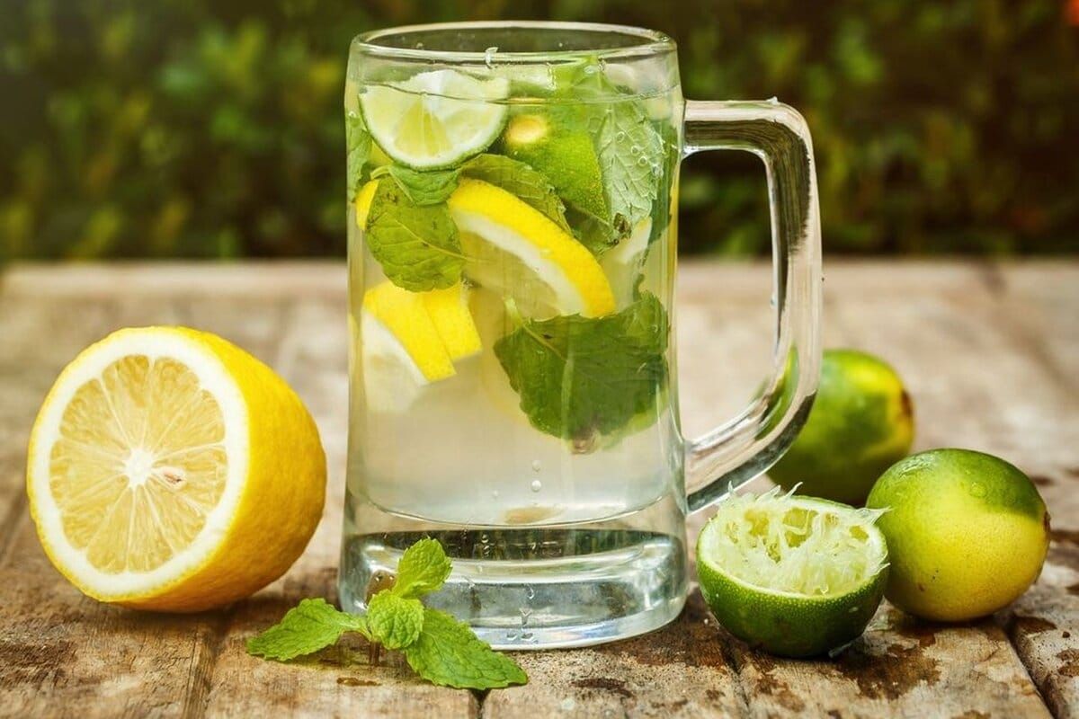 7 أسباب وجيهة لشرب ماء النعناع كل يوم في الصيف