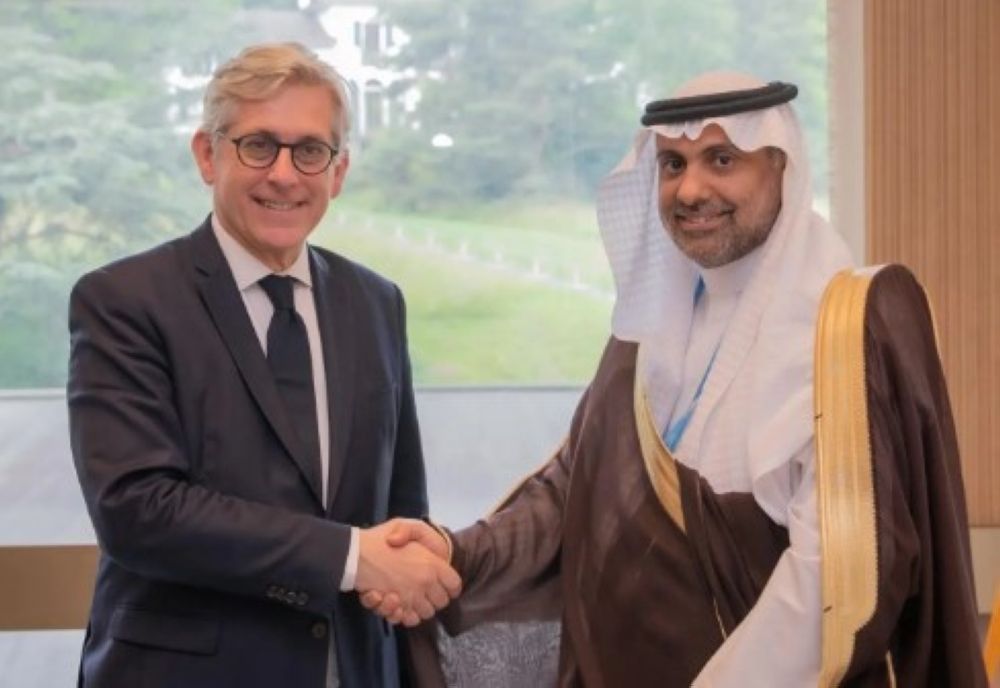 وزير الصحة ونظيره الفرنسي يستعرضان جوانب التعاون القائم