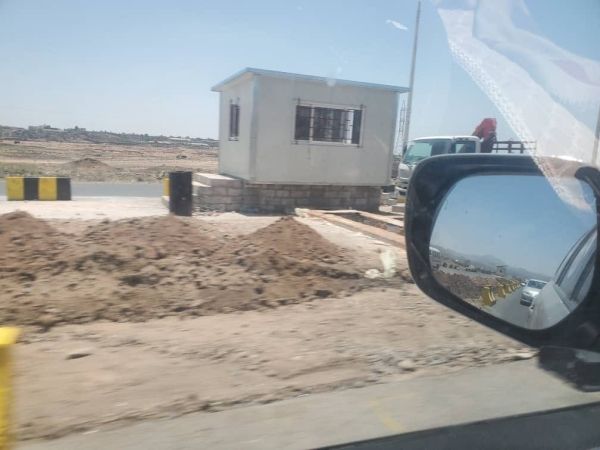 صنعاء.. مليشيا الحوثي تستحدث نقطة جباية في المدخل الشمالي للعاصمة 