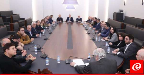 الكتائب: لتطبيق القوانين اللبنانية السارية المفعول في ما يتعلق بالوجود السوري في لبنان من دون تردد