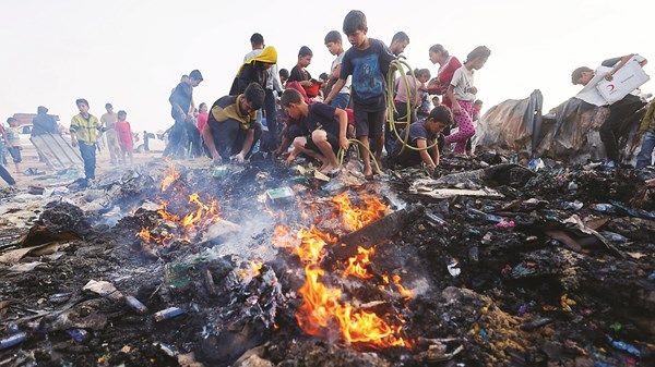 الإمارات تدين انتهاكات إسرائيل بغزة واستهداف خيام نازحي رفح