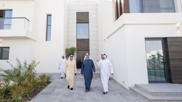 خالد بن محمد بن زايد يدشِّن المرحلة الأولى من مشروع شمال بني ياس السكني