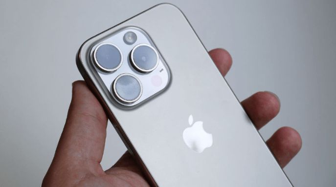 تكنولوجيا: ابل تستعد لبدء الإنتاج الضخم لتكوينات هاتف iPhone 16 Pro