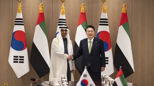 رئيس الدولة والرئيس الكوري يبحثان في سيؤول تعزيز الشراكة الاستراتيجية الخاصة بين البلدين
