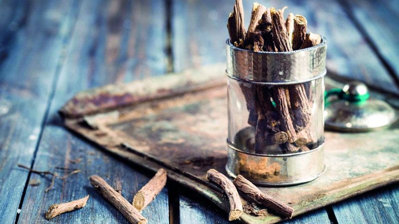 الامارات | «العرقسوس» حافل بالفوائد.. ولكن لا يخلو من المخاطر