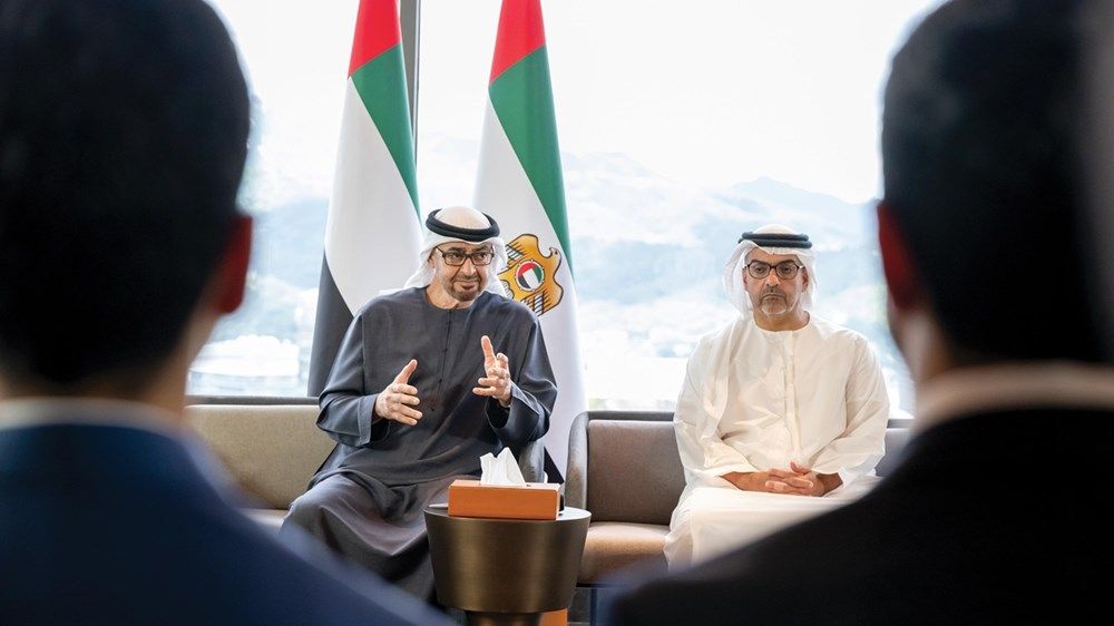 خلال لقائه طلبة الدولة الدارسين في كوريا.. رئيس الدولة: الشعب الكوري سيرى الإمارات من خلالكم