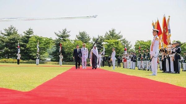 رئيس الدولة: بناء الشراكات التنموية الفاعلة.. نهج إماراتي