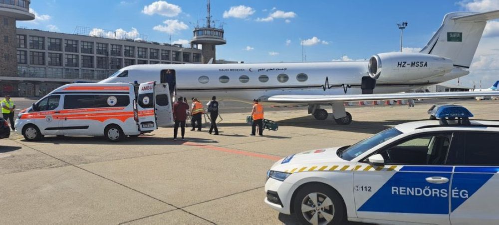 إنفاذًا لتوجيهات القيادة.. سفارة المملكة تجلي مواطنًا في حالة حرجة