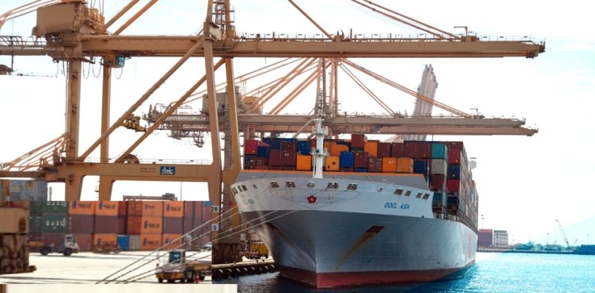 75 % نسبة الذكور السعوديين العاملين في قطاع النقل والخدمات اللوجستية