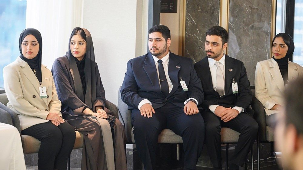 خلال لقائه طلبة الدولة الدارسين في كوريا.. رئيس الدولة: الشعب الكوري سيرى الإمارات من خلالكم
