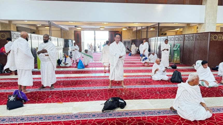 "الشؤون الإسلامية" بمكة المكرمة تعزز خدمات الحجاج في ميقات قرن المنازل