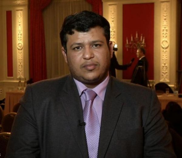 اليمن.. مجلس القيادة يؤكد وقوفه مع اجراءات البنك المركزي لحماية الاقتصاد الوطني