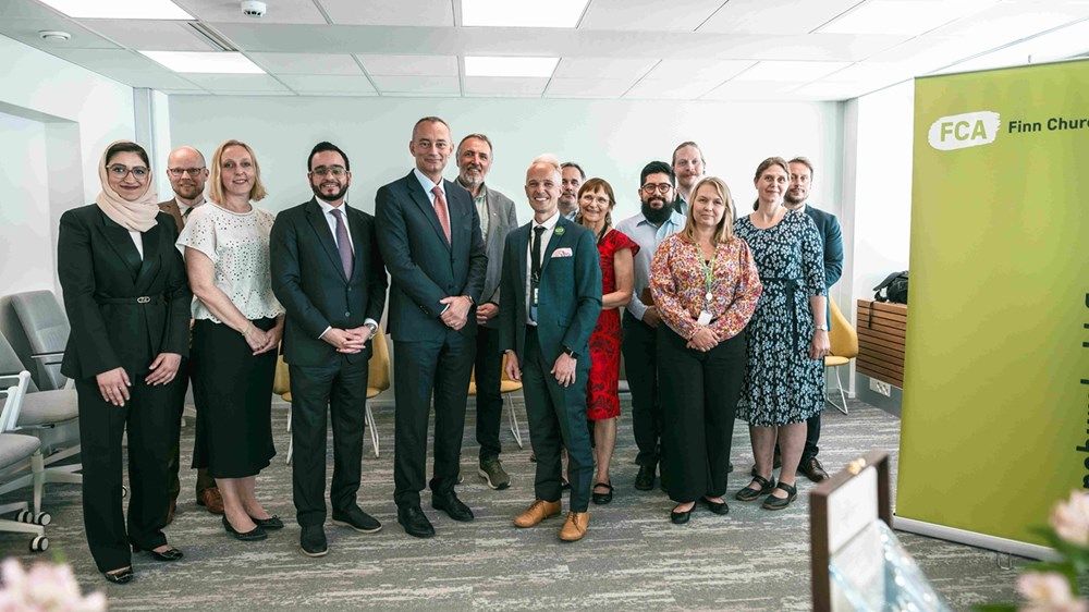 أكاديمية أنور قرقاش توقع مذكرة تفاهم مع المنظمة الفنلندية للإغاثة