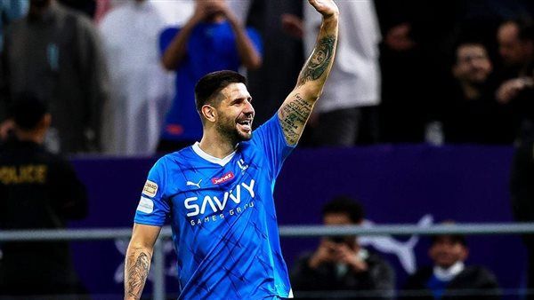 الهلال يتفوق على النصر في الشوط الأول من نهائي كأس خادم الحرمين