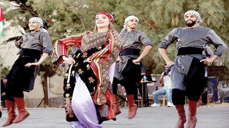 جذور الحضارة الفلسطينية تأبى أن تترك أرضها