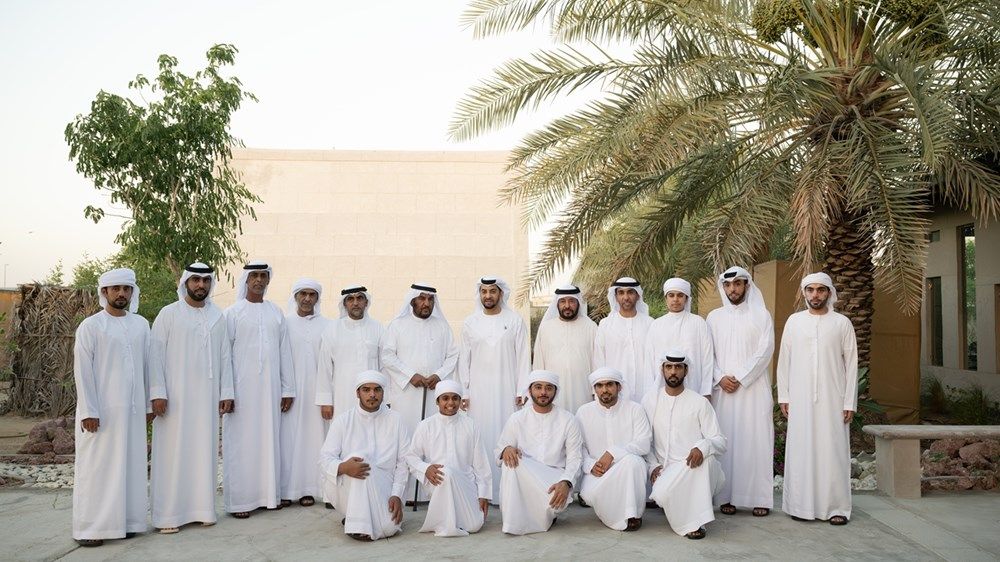 حمدان بن زايد يستقبل عدداً من المواطنين في مجلس مدينة زايد