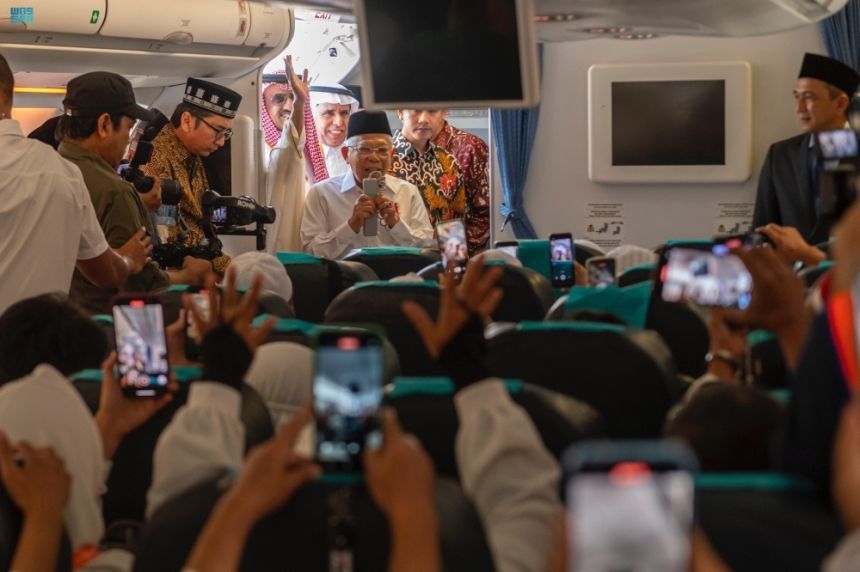 إندونيسيا.. نائب الرئيس يزور صالة مبادرة طريق مكة بمطار "أديسومارمو"