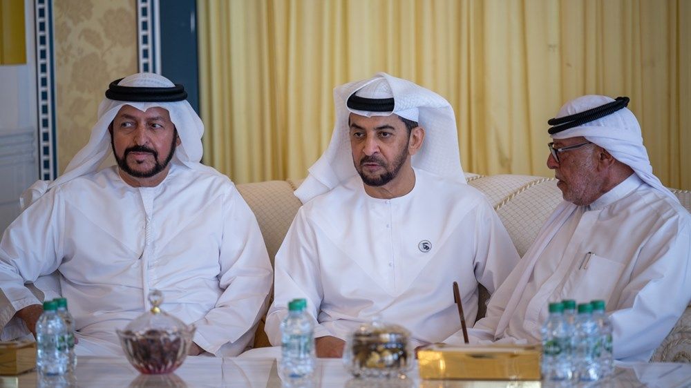 حمدان بن زايد يقدم واجب العزاء في وفاة سعيد بن أحمد بن خلف العتيبة