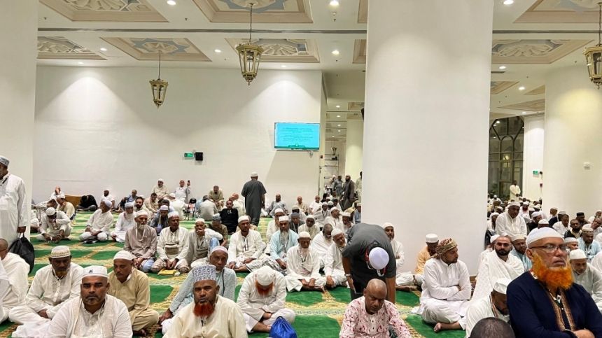 تكثيف الجهود الدعوية لتوعية ضيوف الرحمن في مصليات فنادق المنطقة المركزية