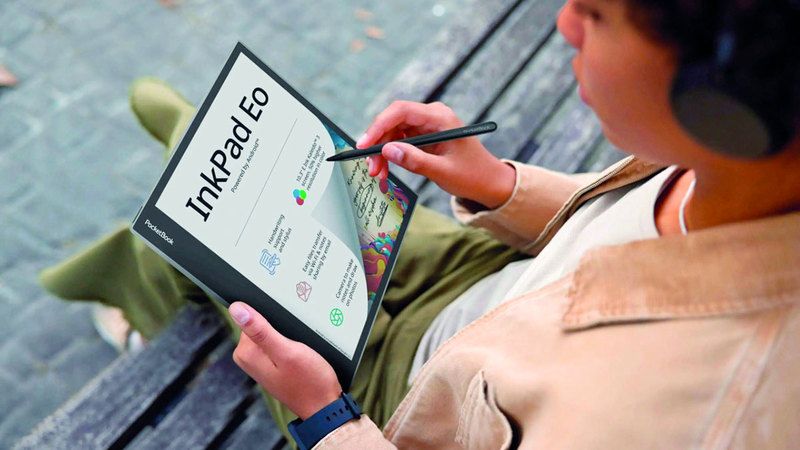 الامارات | «بوكيت بوك» تطلق جهازاً جديداً لا يقتصر على قراءة الكتب