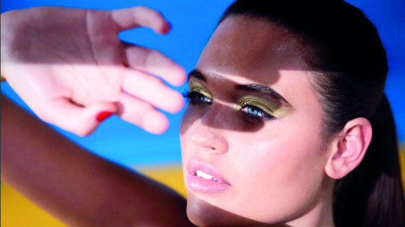 الامارات | نصائح لماكياج لا يسيل..  في موسم الحر